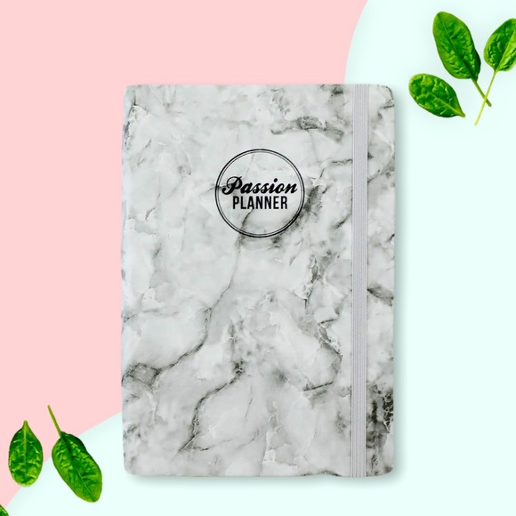 Passion Planner: NEW! Weekly 2022 - Picture 1 of 5